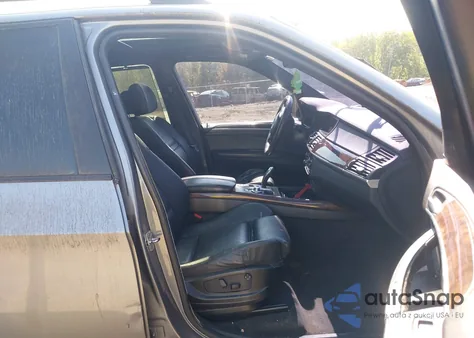 2008 BMW X5 4.8I z USA, uszkodzony, nr VIN 5UXFE83528L166921